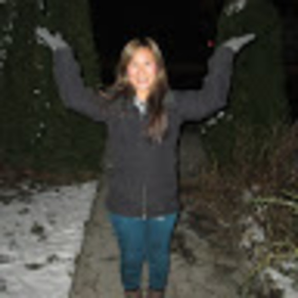 Meet your Posher, Monica - Picture 1 of 1